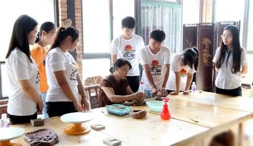 鄭州財經學院藝術設計學院 黃河非遺研學社會實踐團，在文化傳承中收獲成長